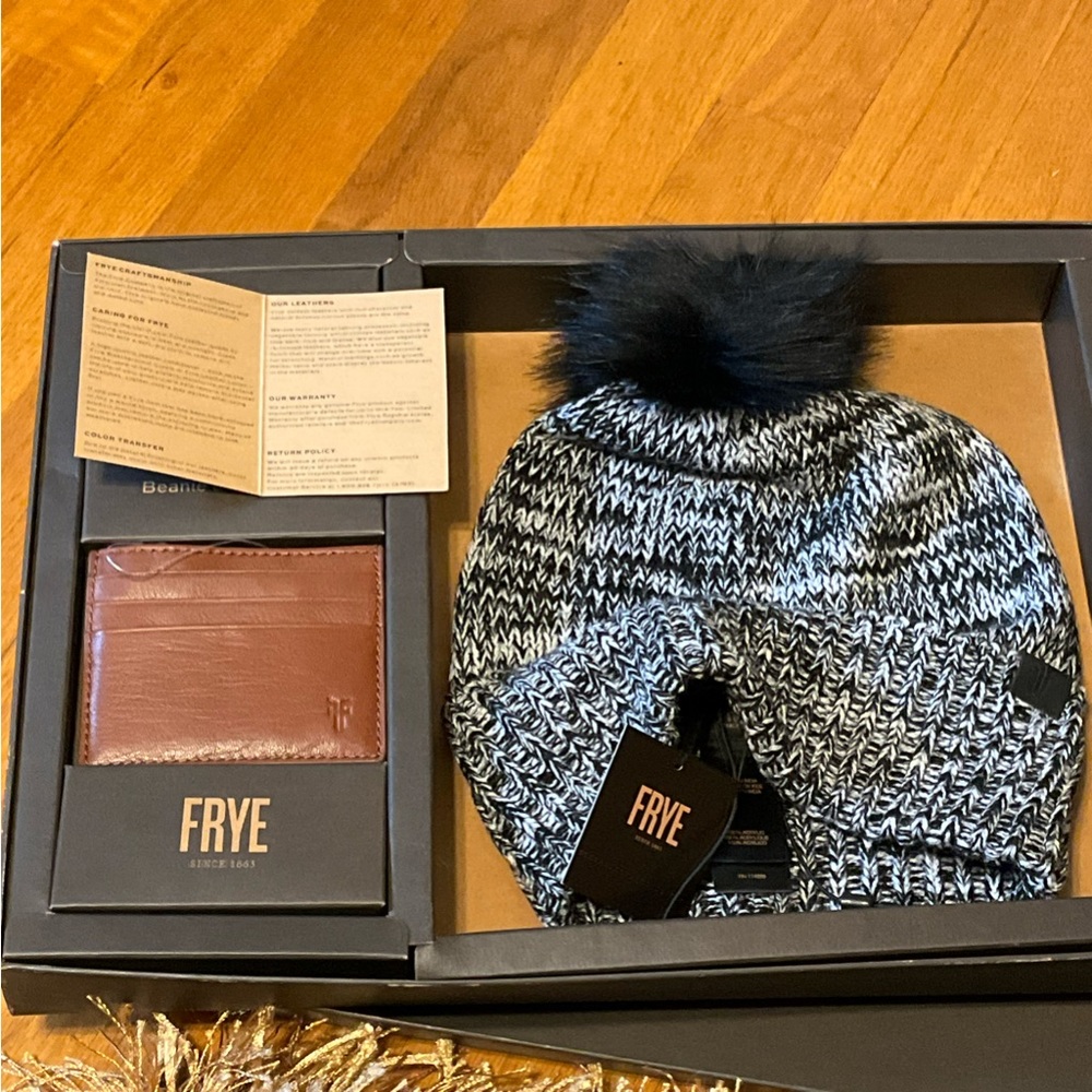 FRYE Beanie and Leather Card Case Gift Set Black Marl - Picture 4 of 5
